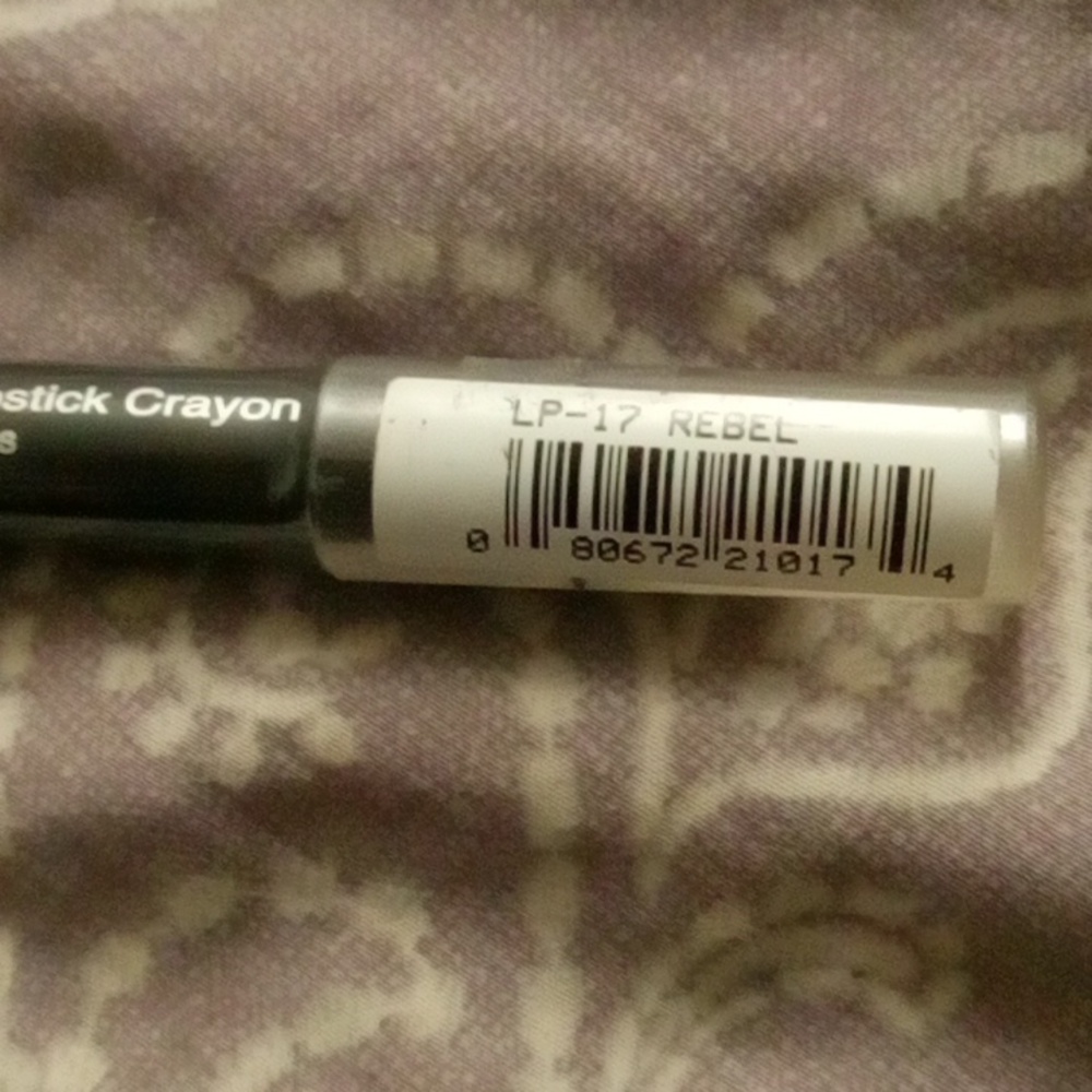 New PRESTIGE Creamy Matte Lipstick Crayon LP-17 Shade - Picture 6 of 7